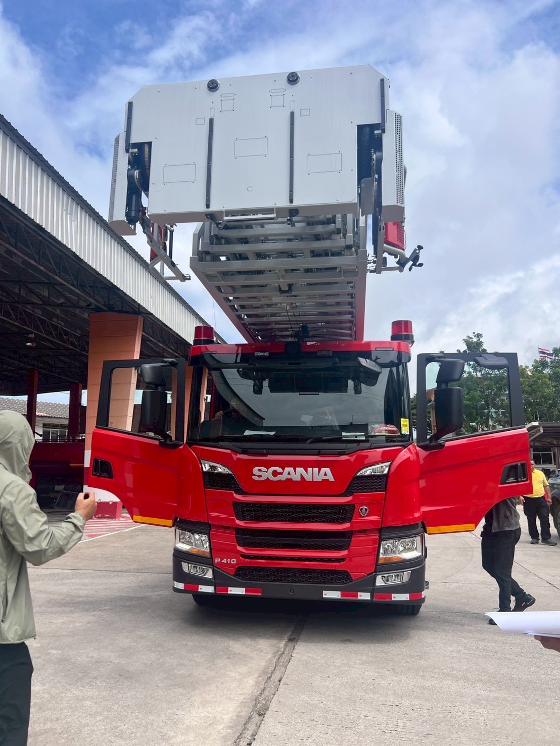 โครงการ รถยนต์กู้ภัยและดับเพลิงบันไดเลื่อนอัตโนมัติ ขนาดความสูงไม่น้อยกว่า 64 เมตร หน่วยงานเทศบาลนครระยอง