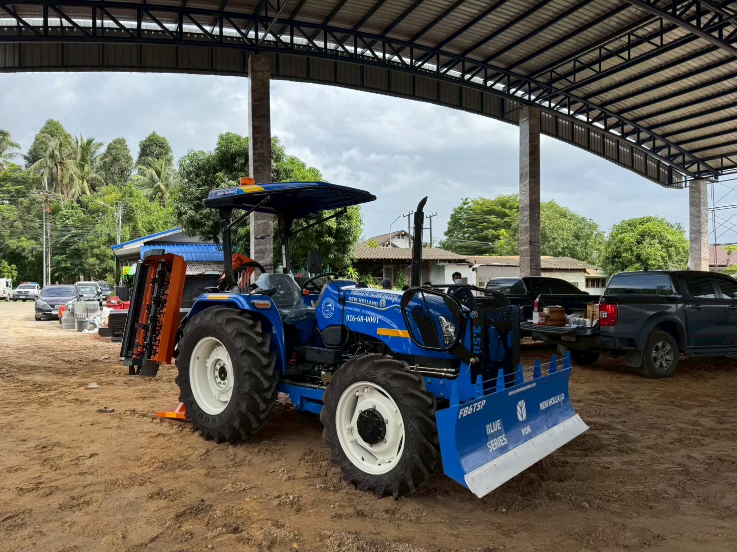 โครงการรถตัดหญ้าไหล่ทางชนิดขับเคลื่อน 4 ล้อ องค์การบริหารส่วนตำบลไม้รูด จ.ตราด